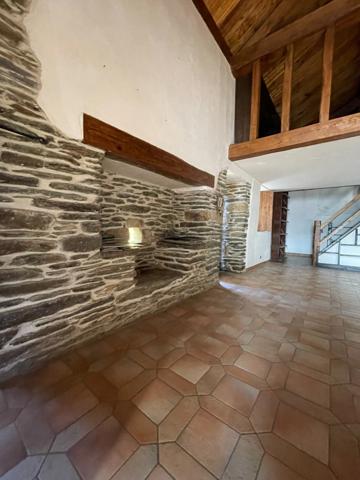 MAS, MAISON AUTHENTIQUE EN PIERRES DE SCHISTE