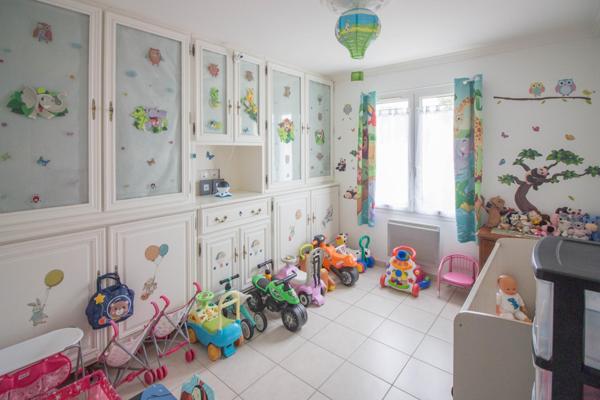 GRANDE MAISON FAMILIALE A YVES LES BOUCHOLEURS, PROCHE CHATELAILLON-PLAGE