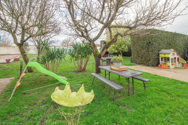 GRANDE MAISON FAMILIALE A YVES LES BOUCHOLEURS, PROCHE CHATELAILLON-PLAGE