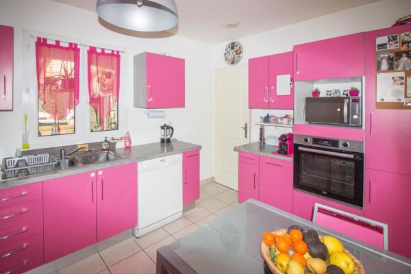 GRANDE MAISON FAMILIALE A YVES LES BOUCHOLEURS, PROCHE CHATELAILLON-PLAGE