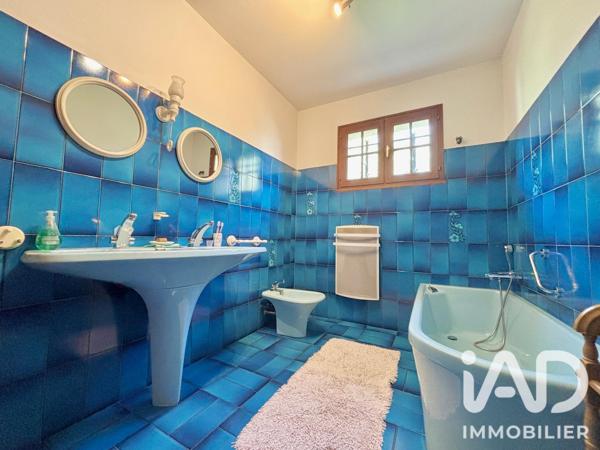 Maison à vendre 4 pièces 97 m² Saint-Saturnin-lès-Avignon