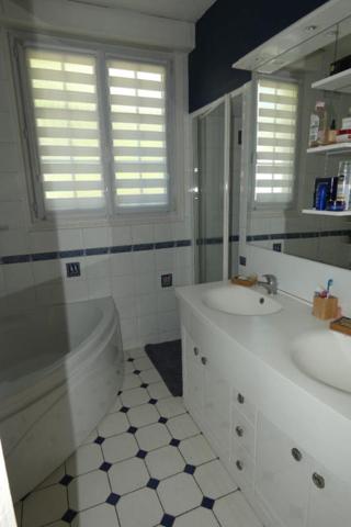 Belle maison 5 chambres - parfait état - proche commerces et écoles à pied