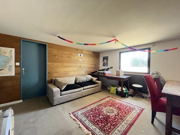 Maison régionale rénovée sur 584 m² de terrain