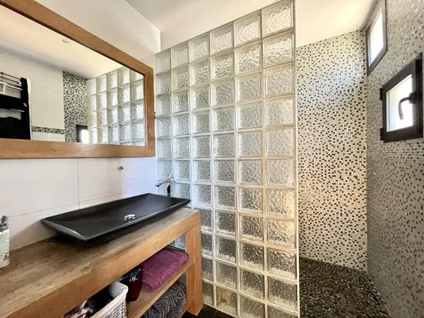 Maison régionale rénovée sur 584 m² de terrain