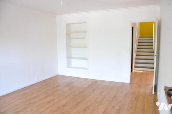 TARBES Appartement T3 duplex, deux garages, une cave.