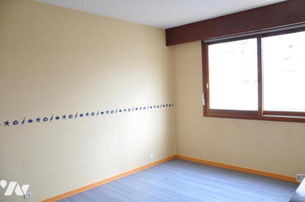 TARBES Appartement T3 duplex, deux garages, une cave.