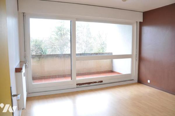 TARBES Appartement T3 duplex, deux garages, une cave.