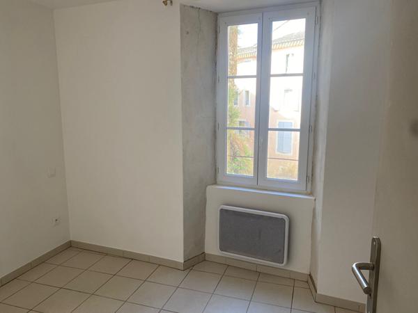 APPARTEMENT F2 - BEDARIEUX - 380 € CC