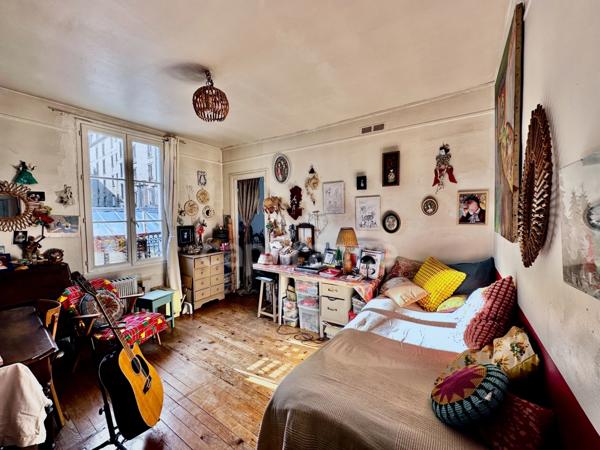 Dpt Paris (75), PARIS 11ème Arrt - Impasse privée quartier Popincourt - Appartement ancien à rénover - 2 pièces - 36 m2