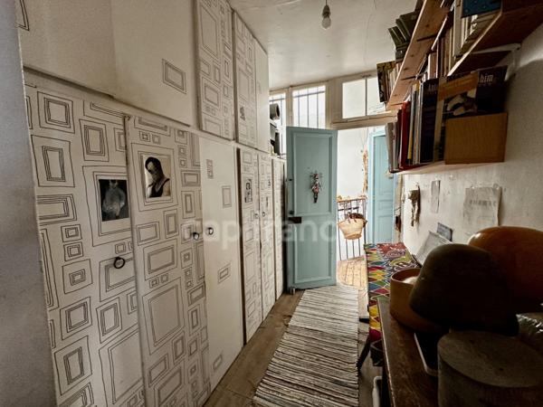 Dpt Paris (75), PARIS 11ème Arrt - Impasse privée quartier Popincourt - Appartement ancien à rénover - 2 pièces - 36 m2