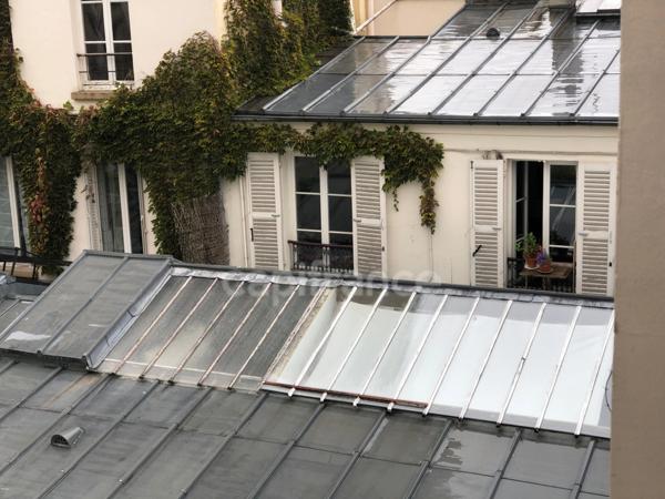 Dpt Paris (75), PARIS 11ème Arrt - Impasse privée quartier Popincourt - Appartement ancien à rénover - 2 pièces - 36 m2