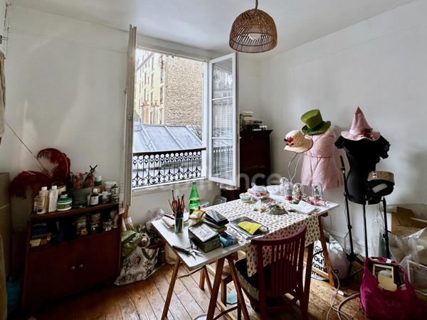 Dpt Paris (75), PARIS 11ème Arrt - Impasse privée quartier Popincourt - Appartement ancien à rénover - 2 pièces - 36 m2