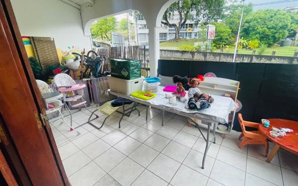 Appartement à vendre    3 pièces • 156,30 m2 Basse-Terre