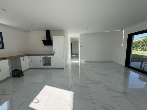 Maison moderne toute neuve