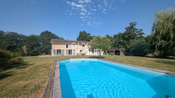 Ancien chai rénové avec charme et beaux volumes
