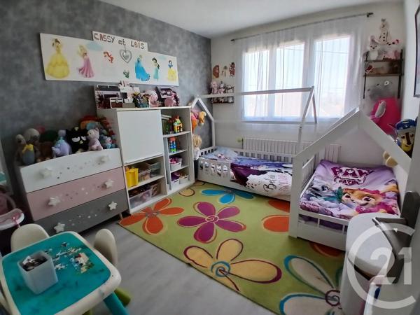 Maison à vendre  6 pièces - 146 m 2   NERIS LES BAINS  - 03