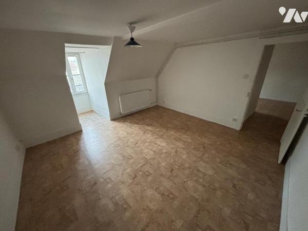 Immeuble de rapport à usage mixte (1 local & 6 appartements T2 et T3) situé à proximité du centre