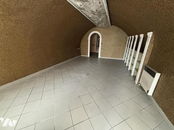 Immeuble de rapport à usage mixte (1 local & 6 appartements T2 et T3) situé à proximité du centre