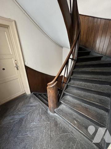 Immeuble de rapport à usage mixte (1 local & 6 appartements T2 et T3) situé à proximité du centre