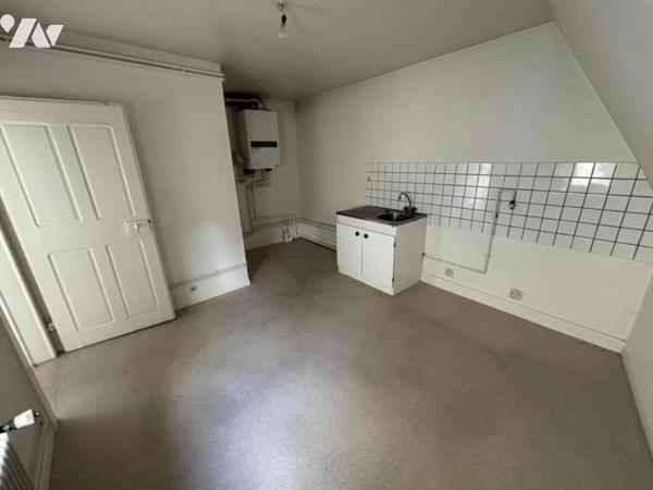 Immeuble de rapport à usage mixte (1 local & 6 appartements T2 et T3) situé à proximité du centre