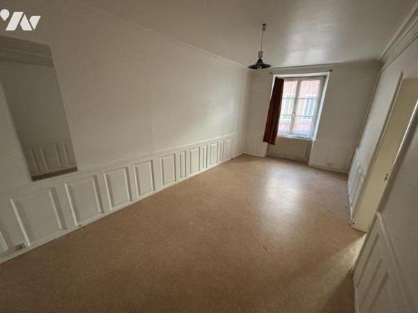 Immeuble de rapport à usage mixte (1 local & 6 appartements T2 et T3) situé à proximité du centre