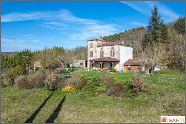 Maison en pierre 201m2, 4chambres, dépendances , parcelle 6ha