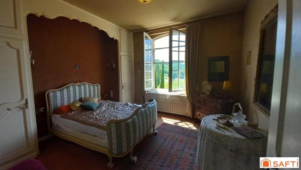 Maison en pierre 201m2, 4chambres, dépendances , parcelle 6ha