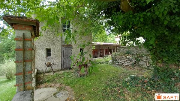 Maison en pierre 201m2, 4chambres, dépendances , parcelle 6ha