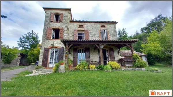 Maison en pierre 201m2, 4chambres, dépendances , parcelle 6ha