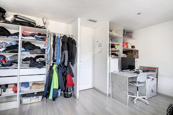 Maison T4 90 m² avec garage, beau jardin et piscine, secteur Nord au calme