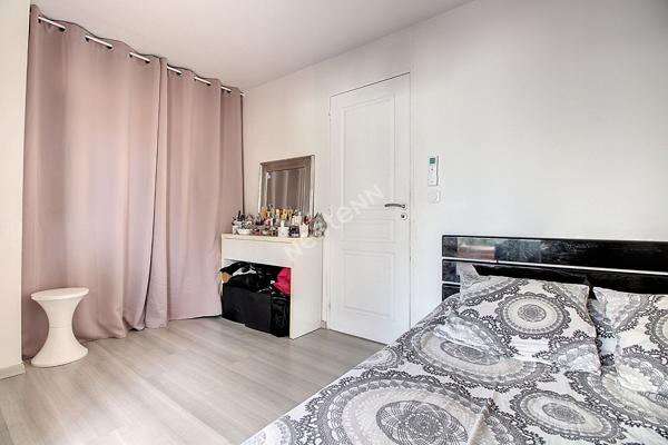 Maison T4 90 m² avec garage, beau jardin et piscine, secteur Nord au calme