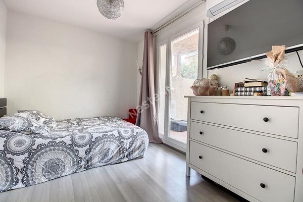 Maison T4 90 m² avec garage, beau jardin et piscine, secteur Nord au calme