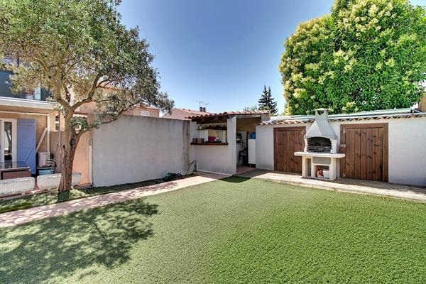 Maison T4 90 m² avec garage, beau jardin et piscine, secteur Nord au calme