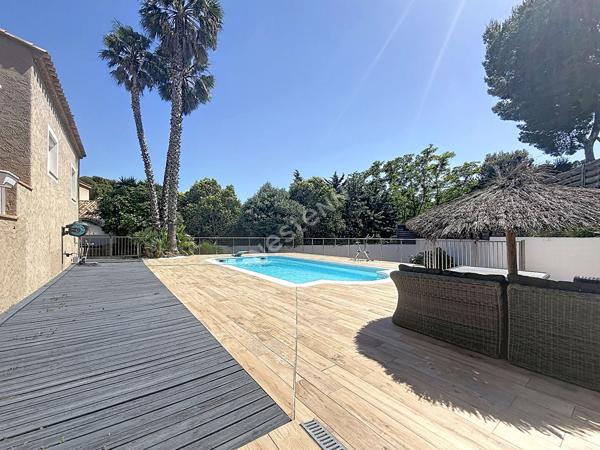Maison La Ciotat avec studio et T2 indépendant, piscine, terrain