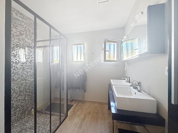 Maison La Ciotat avec studio et T2 indépendant, piscine, terrain