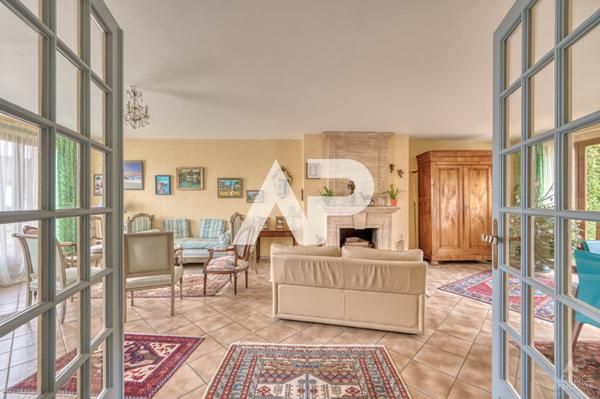 Maison Rueil Malmaison 7 pièce(s) 171m2 €1 290 000 ** - Référence 19724