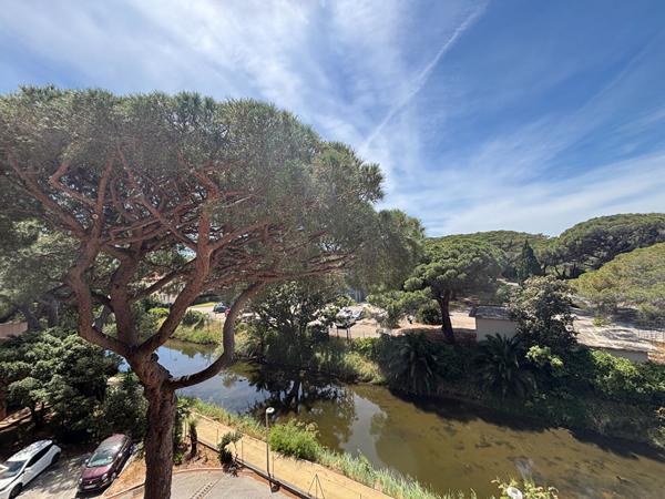 HYERES Le Port - Appartement  duplex T2 - Rénové - Terrasse - Parking