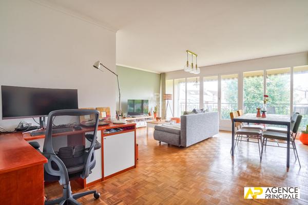 Appartement 3 pièce(s) - ascenseur - vue dégagée - grand balcon €435 000 ** - Référence 4515-cpy