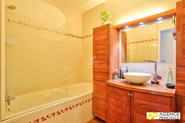 Appartement 3 pièce(s) - ascenseur - vue dégagée - grand balcon €435 000 ** - Référence 4515-cpy