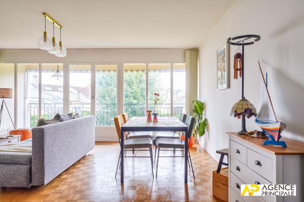 Appartement 3 pièce(s) - ascenseur - vue dégagée - grand balcon €435 000 ** - Référence 4515-cpy