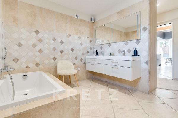 BELLE VILLA MODERNE T4 A EOURES