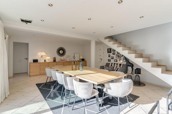 BELLE VILLA MODERNE T4 A EOURES