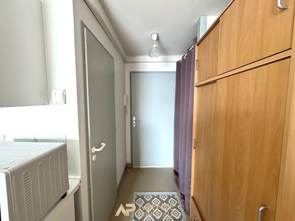 Studio - 19m2 - 1 pièce - Parking + Balcon - La Rochelle (Tasdon/Minimes) 149 000 € **  - Référence  JH709D11