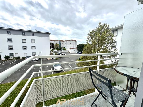 Studio - 19m2 - 1 pièce - Parking + Balcon - La Rochelle (Tasdon/Minimes) 149 000 € **  - Référence  JH709D11