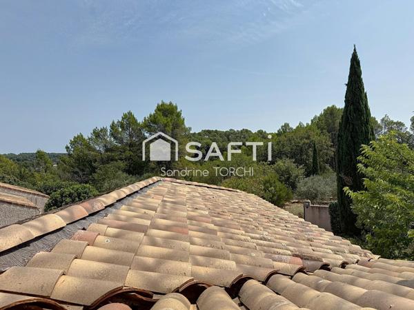 Maison 105 m² sur 1300 m² de terrain avec piscine et garage à Lorgues (83510)