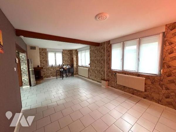 En exclusivité chez Notaires Flandres Littoral: Maison 1 mitoyenneté au c?ur de Bergues, compre...