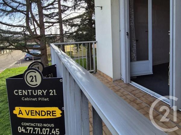 Appartement à vendre  2 pièces - 76 m 2   ROANNE  - 42