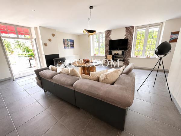 Maison 8 pièce(s) 4 chambre(s) 298 m²