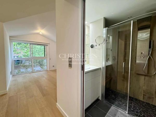 Lumineux appartement avec ascenseur et vue sur le port. La Rochelle