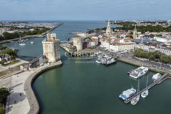 Lumineux appartement avec ascenseur et vue sur le port. La Rochelle